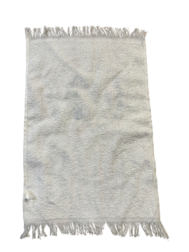 PHILADELPHIA PHILLIES  VETERANS STADIUM 2003 OPENING DAY COMMEMORATIVE  RALLY TOWEL