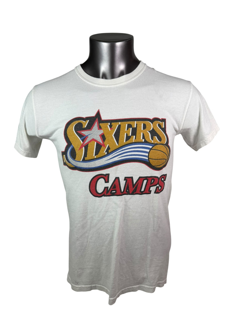 PHILADELPHIA SIXERS VINTAGE 1990'S CAMPS T-SHIRT ADULT SMALL