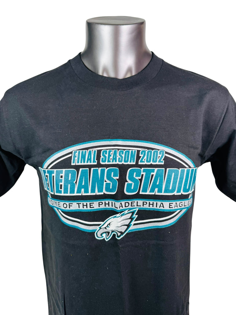PHILADELPHIA EAGLES VINTAGE 2002 FINAL SEASON AT VETERANS STADIUM NFL T-SHIRT ADULT MEDIUM