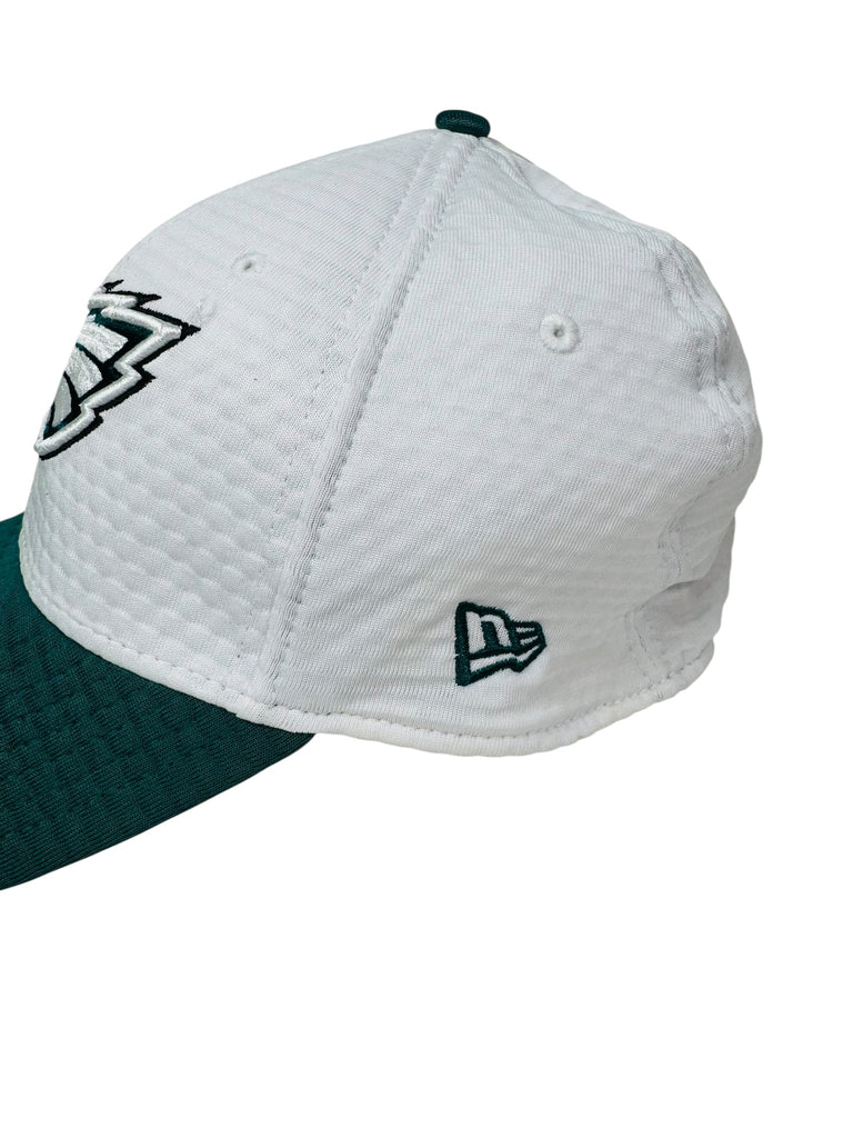 PHILADELPHIA EAGLES TEAM ISSUED  NEW ERA FLEX-FIT ADULT HAT M / L