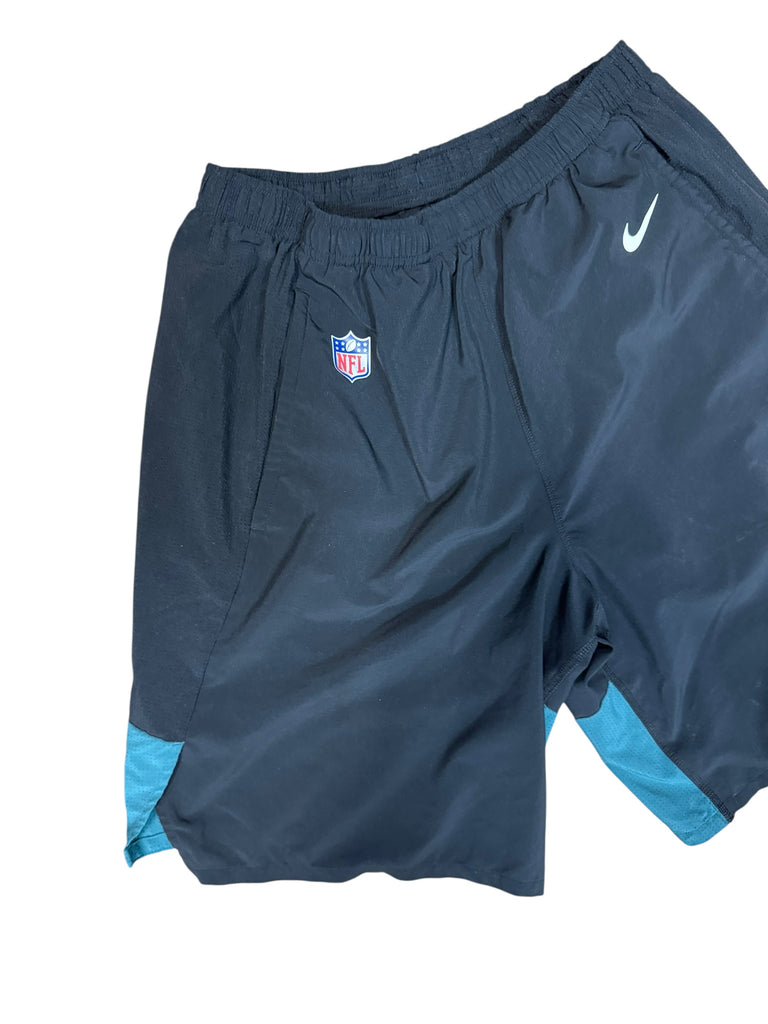 PHILADELPHIA EAGLES TEAM ISSUED NIKE DRI-FIT ADULT SHORTS LARGE